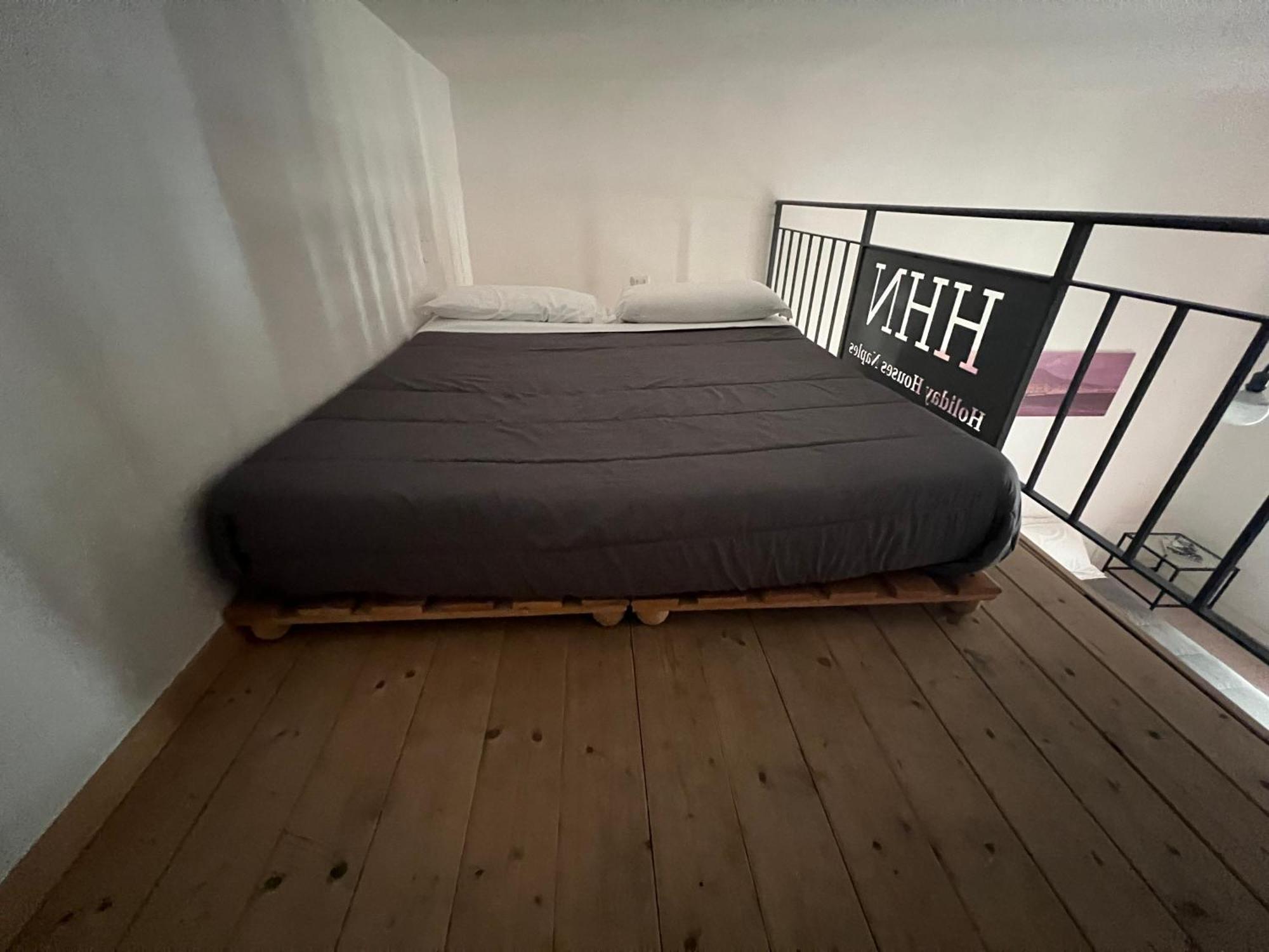 Carafa'S Central Apartment By Hhn Naples Luaran gambar