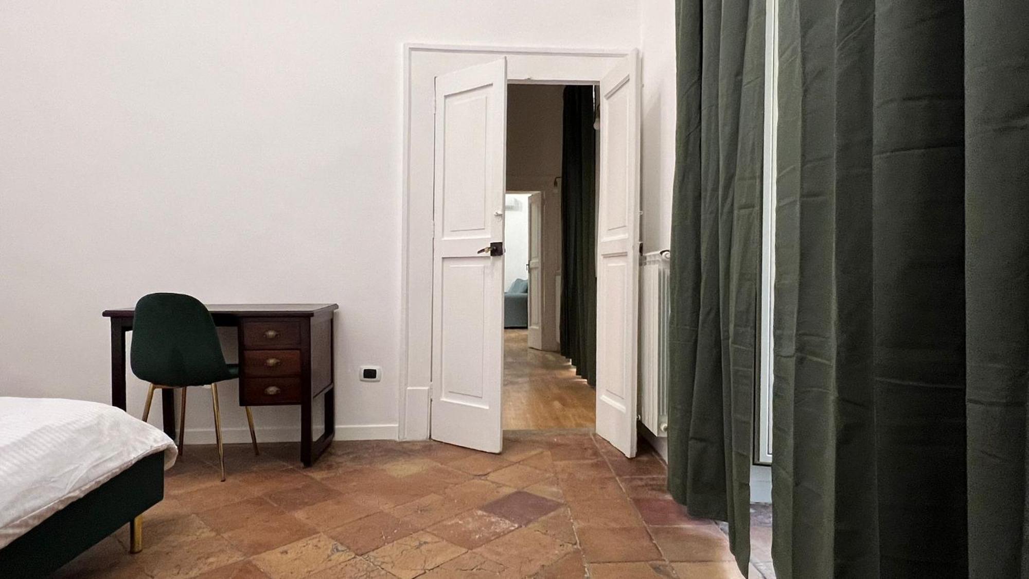 Carafa'S Central Apartment By Hhn Naples Luaran gambar