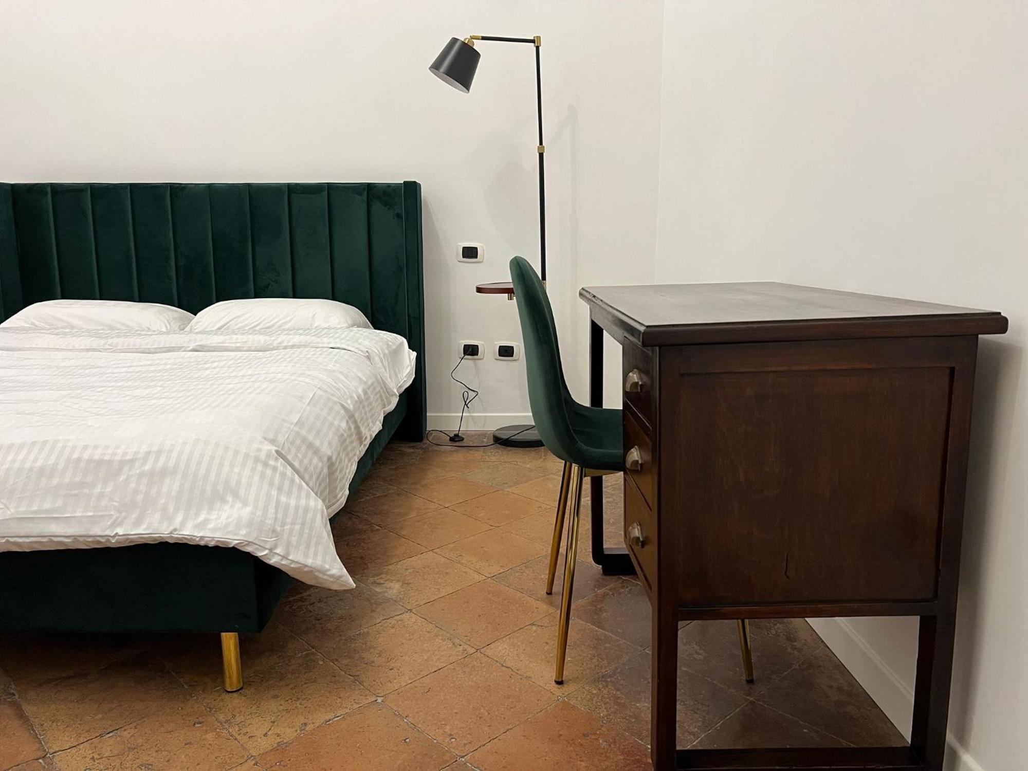 Carafa'S Central Apartment By Hhn Naples Luaran gambar