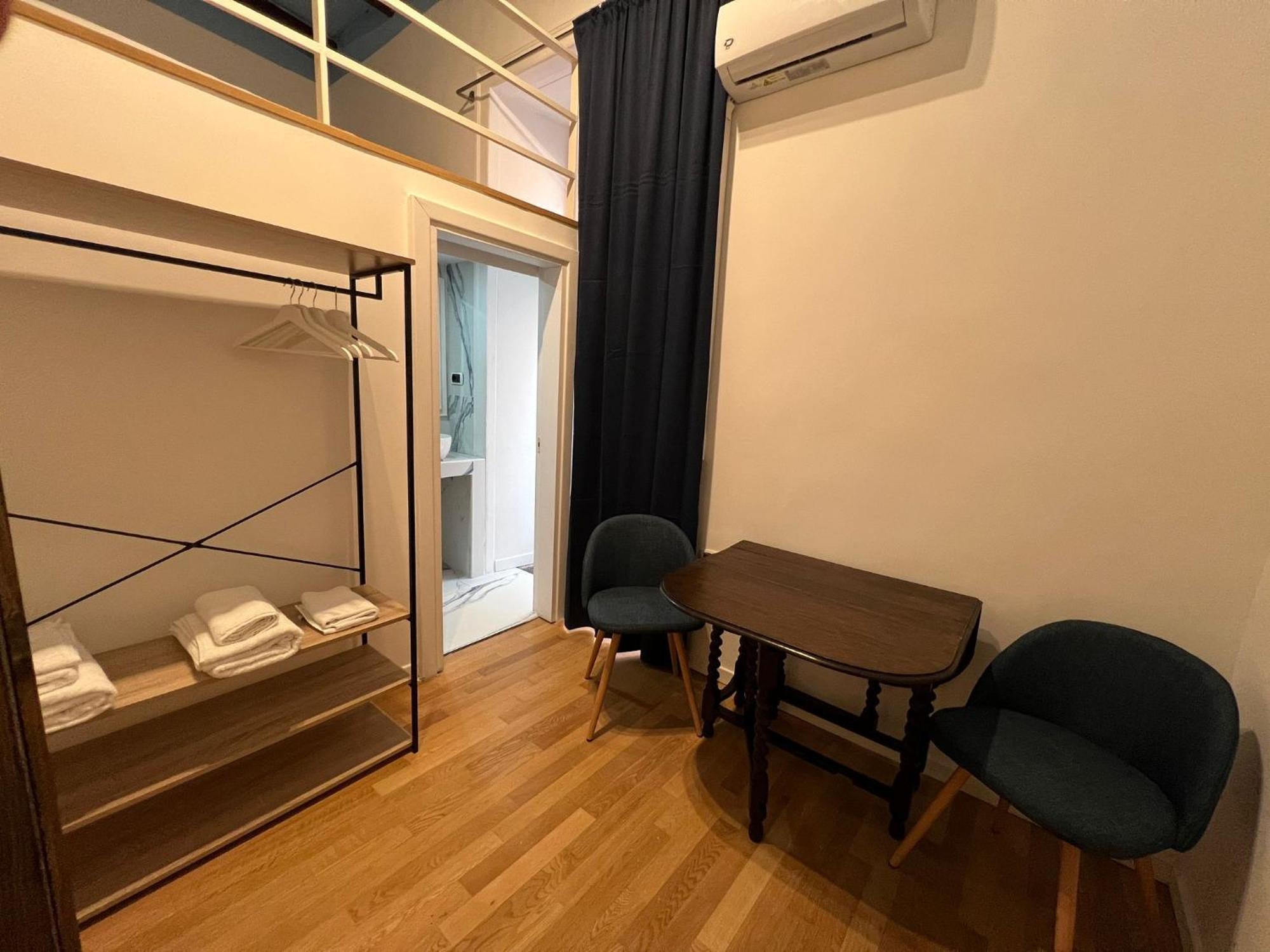 Carafa'S Central Apartment By Hhn Naples Luaran gambar