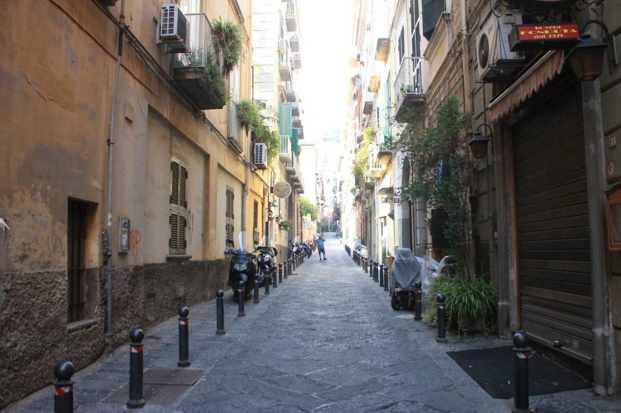 Carafa'S Central Apartment By Hhn Naples Luaran gambar