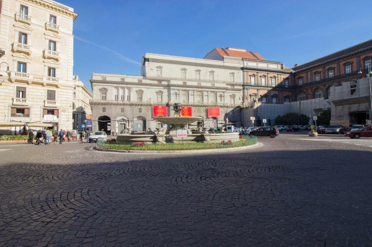Carafa'S Central Apartment By Hhn Naples Luaran gambar