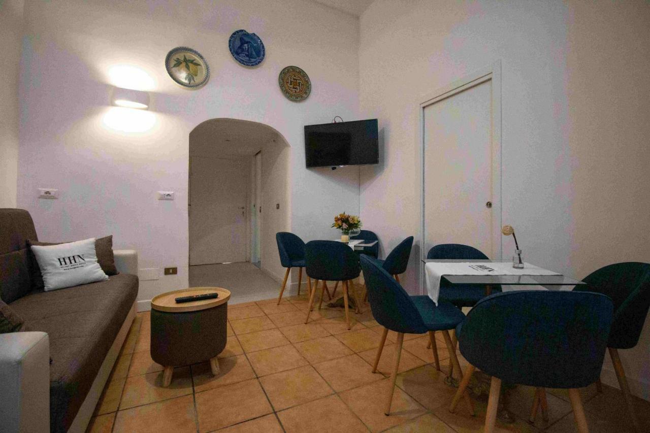 Carafa'S Central Apartment By Hhn Naples Luaran gambar